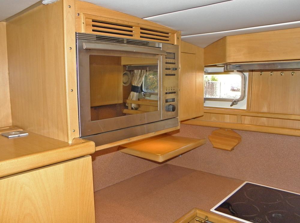 Aft cabin, Accommodation